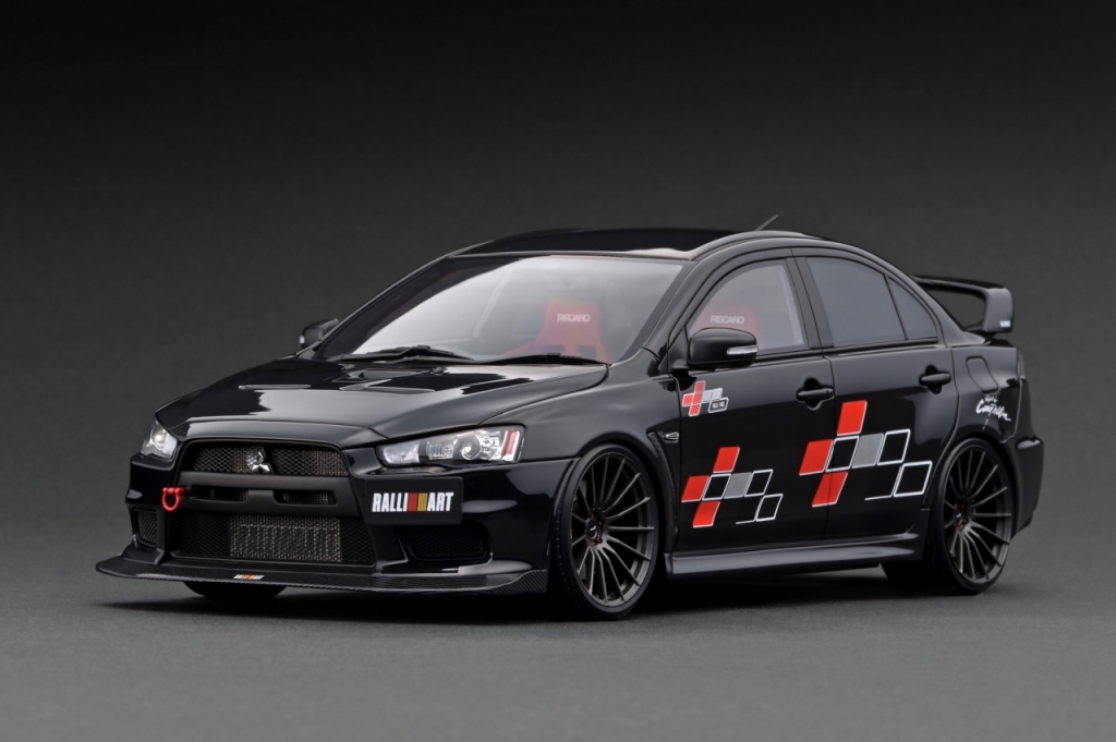 明日、1/18エンジン付 WEB限定モデル「Lancer Evolution X (CZ4A