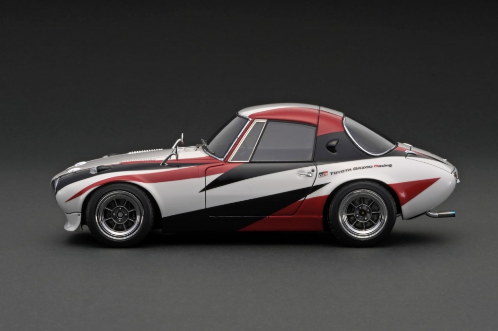 2種の1/18スケール「トヨタスポーツ800（ノブハチ)」を