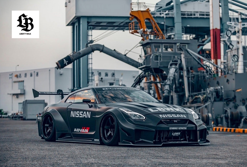 予告：1/18 WEB限定 フルカーボン「LBWK Silhouette WORKS 35GT-RR」10