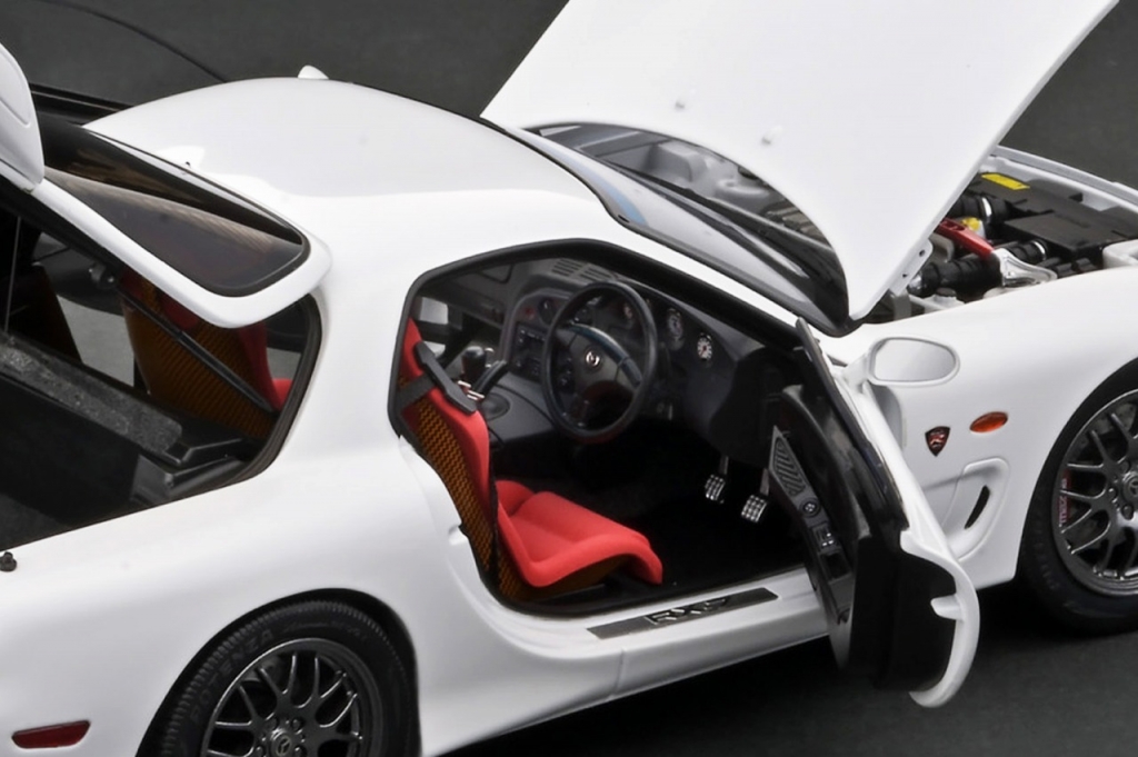 フル開閉「1/18 Mazda RX-7 SPIRIT R 」TK.STORE限定で販売 フル開閉「1/18 Mazda RX-7 SPIRIT R 」TK.STORE限定で販売