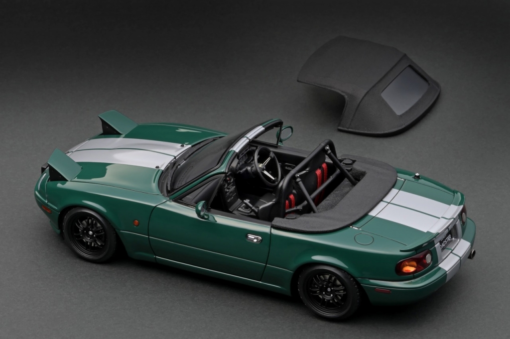 明日!!1/18エンジン付WEB限定モデル「ユーノスロードスター(NA 明日!!1/18エンジン付WEB限定モデル「ユーノスロードスター(NA
