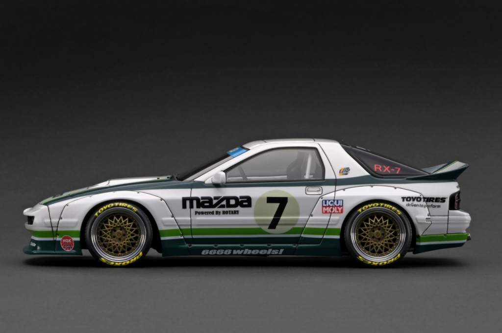 (ヤーシン) 1/18 PANDEM RX-7 (FC3S) Amazon | ignition model 1/18 PANDEM RX-7 (FC3S) White 完成品
