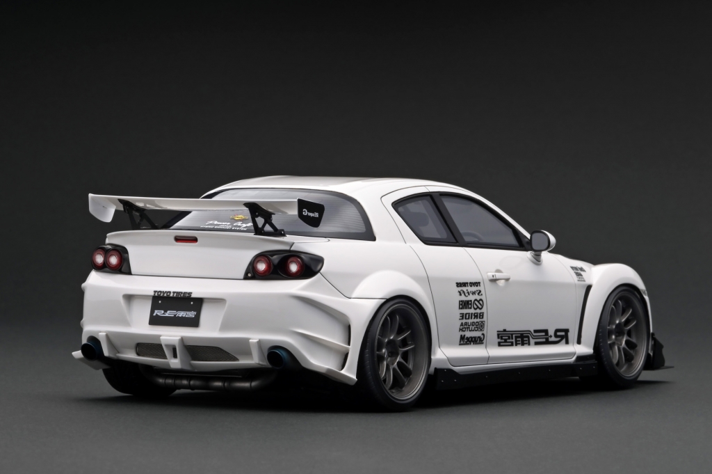 RE雨宮のデモカー「1/18 Mazda RX-8 (SE3P)」× 6カラーをご予約 RE雨宮のデモカー「1/18 Mazda RX-8 (SE3P)」× 6カラーをご予約