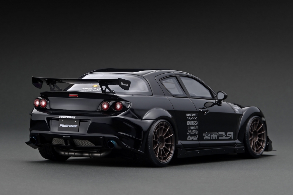RE雨宮のデモカー「1/18 Mazda RX-8 (SE3P)」× 6カラーをご予約