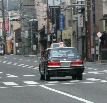 ラブクローバータクシーも見ぃつけたっ 京都ぐるめ ういちゃ