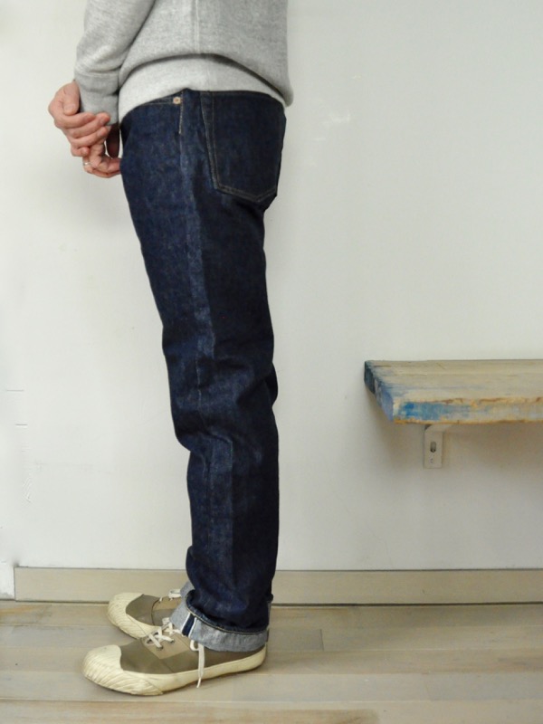 オアスロウ　105 サイズ3 オアスロウ105デニムのサイズ感やシルエット、ディティールを