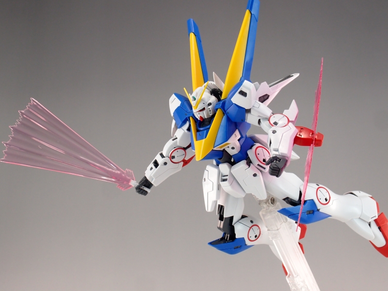 Amazon.com: Bandai Hobby - Maquette Gundam - V2 Gundam Ver
