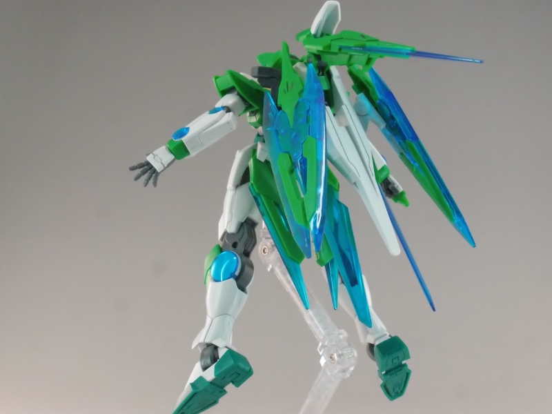 HGBF 1/144 ガンダムダブルオーシアクアンタ (ガンダムビルド