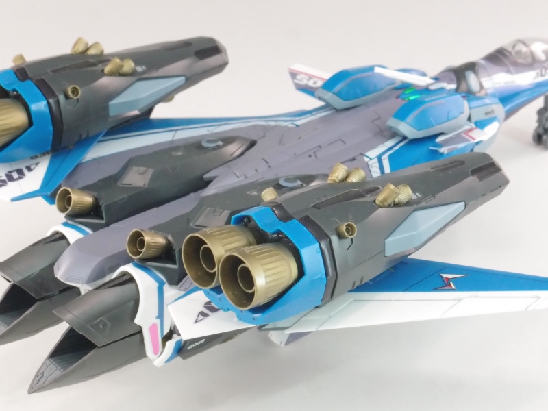 マクロス　1/72 スーパージークフリード Amazon.co.jp: マクロスデルタ VF-31J スーパージークフリード