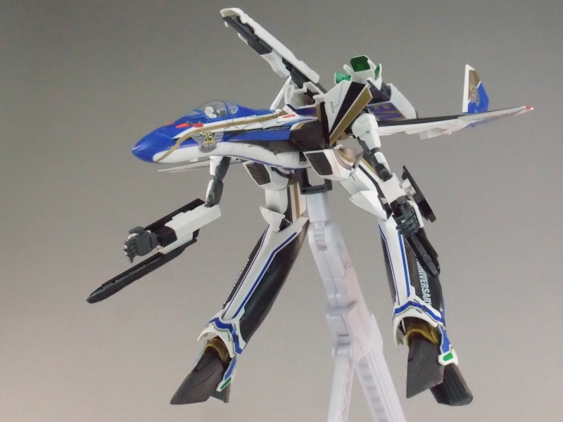 1／72 マクロスΔデルタ VF－31Jジークフリード マクロス35周年塗装機 Amazon | マクロスデルタ VF-31Jジークフリード (マクロス35周年