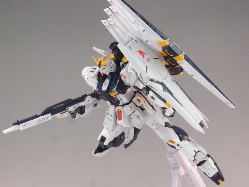 RG 1/144 RX-93 νガンダム (機動戦士ガンダム 逆襲のシャア