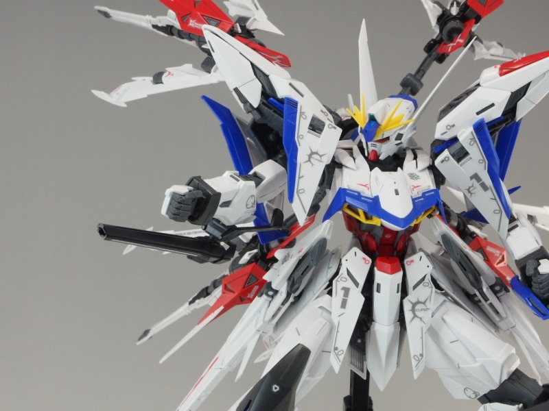 7月5日まで　ライジンストライカーパック マニューバストライカーパック 新型ストライカーパックを再現！ガンプラ「MG エクリプス