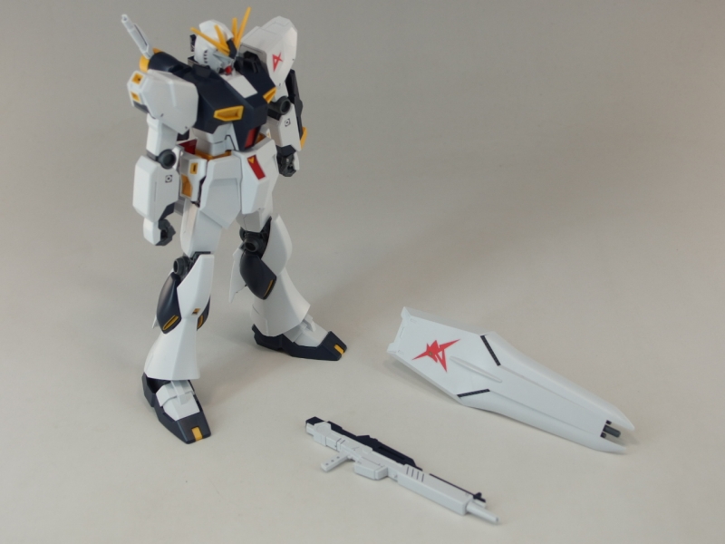 エントリーグレード EG 1/144 RX-93 νガンダム (ニューガンダム