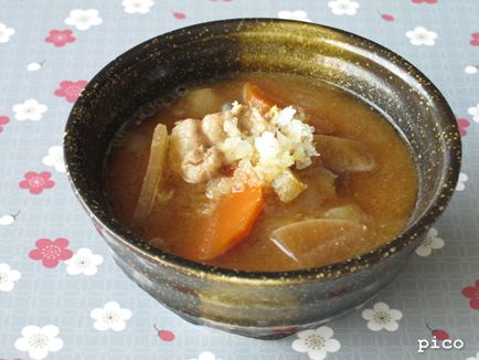 豚汁に冷凍レモン