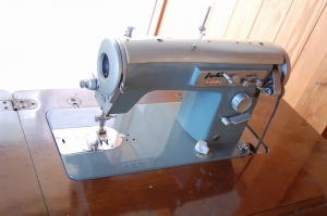 足踏みミシン JUKI HZ-25