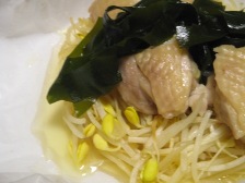 鶏肉と豆もやしの蒸し物
