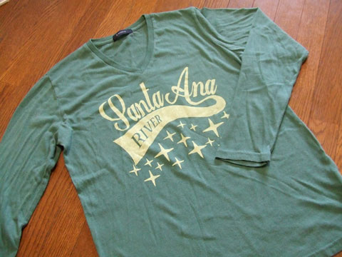 ドアマプリントV長袖Tシャツ