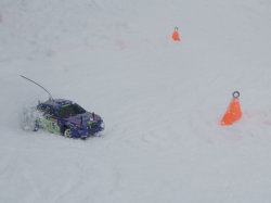 29日遊びの達人雪上走行.jpg