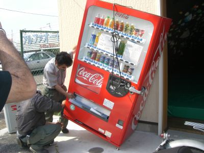 クライミングジム・マーブー 東京 コカコーラ自販機を設置!