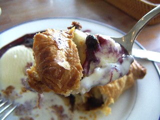 THE BLUE WATER ザブルーウォーター カフェ 沼津市魚町 LOOM ランチ パスタ スイーツ ケーキ デザート
