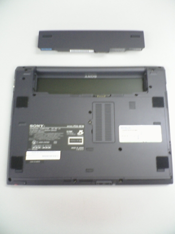 Vaio 背面バッテリを外す
