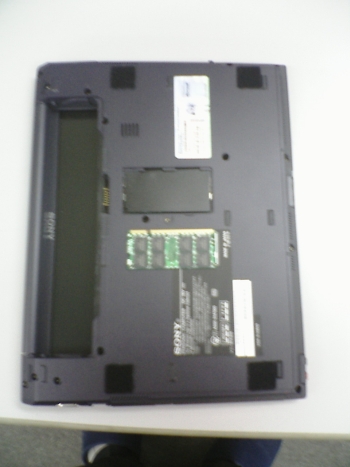 Vaio 背面とメモリ