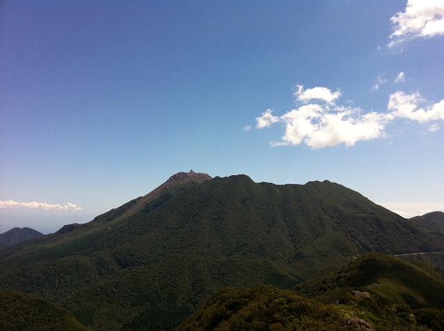 九千部岳から見る雲仙普賢岳溶岩ドーム