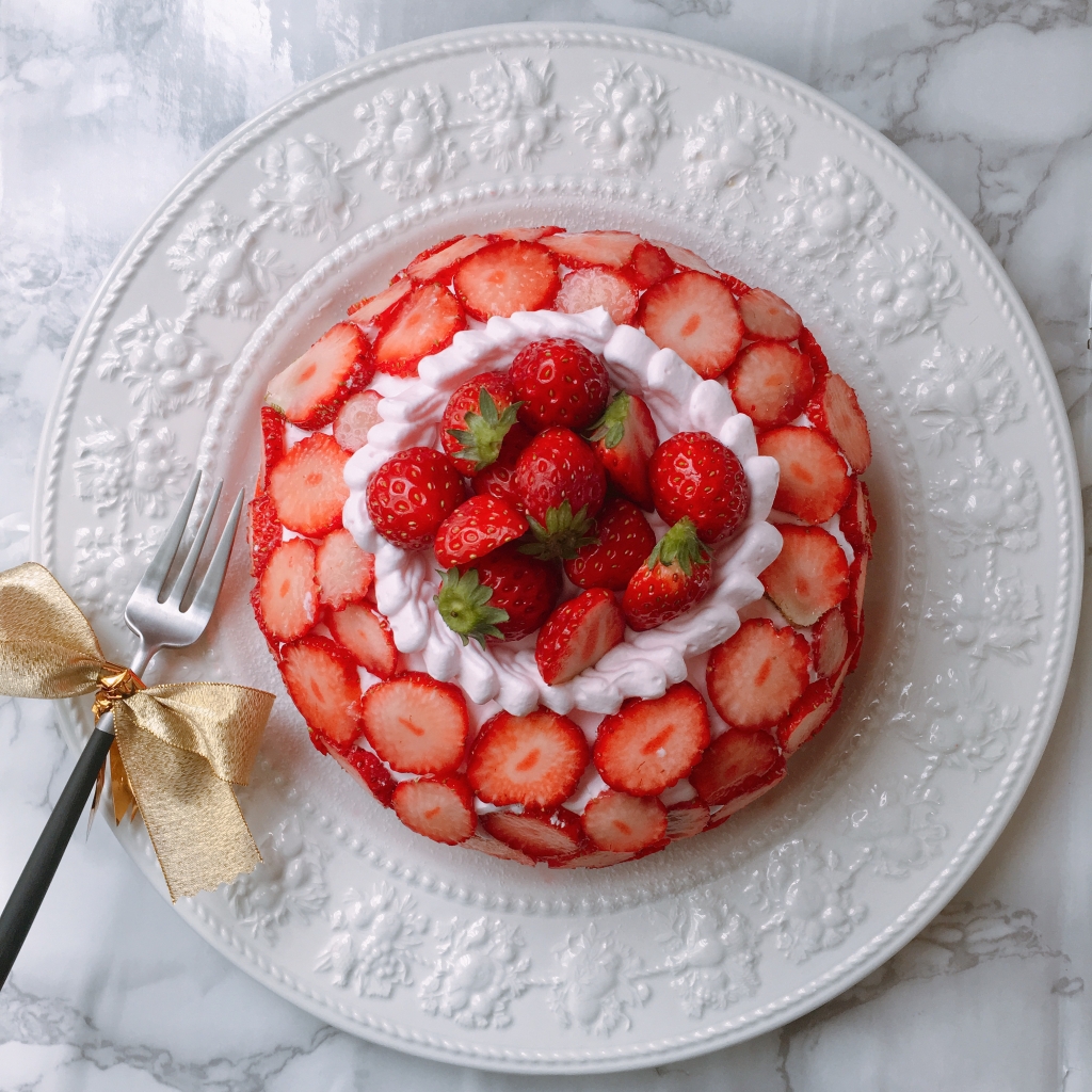 ひな祭りケーキは苺のドームケーキ Llittle Chef Cooking