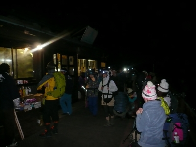 夜2時山小屋前