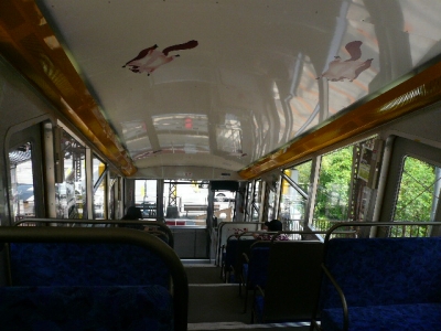ケーブルカー車内