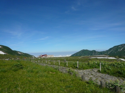 立山 室堂平を後に
