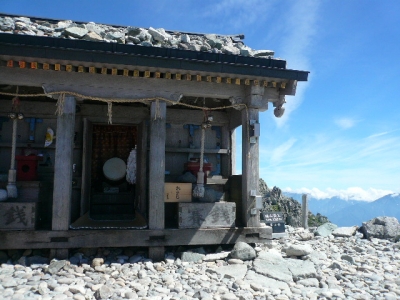 雄山山頂神社