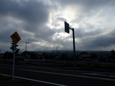 登山日の朝曇り