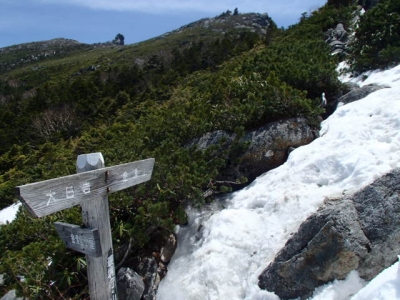 千代ノ吹上付近の残雪