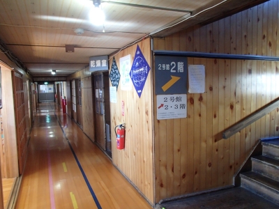 白馬山荘1階廊下