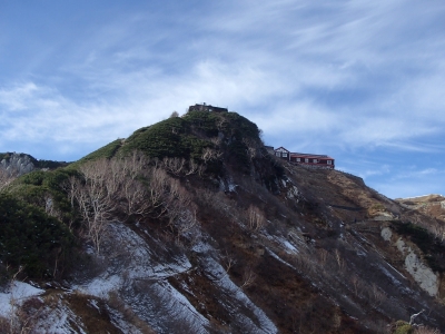 燕山荘が見えた