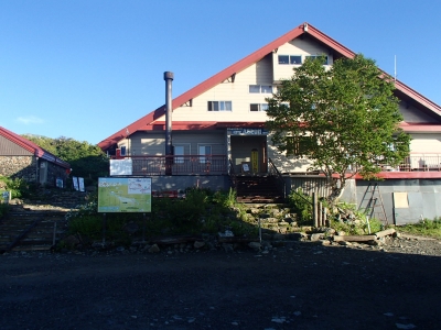 快晴の八方池山荘