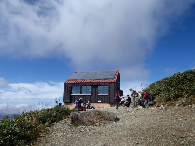 谷川岳肩の小屋