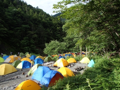 長衛小屋のテン場