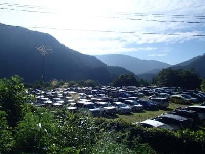 夏季臨時駐車場