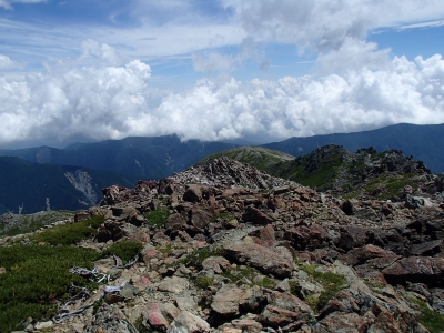 下山道がガレ場から