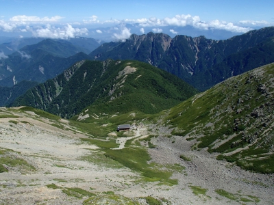 山頂から仙丈小屋