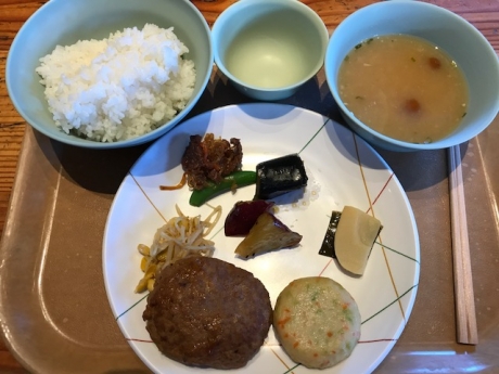 白山室堂ビジターセンター_夕食.JPG