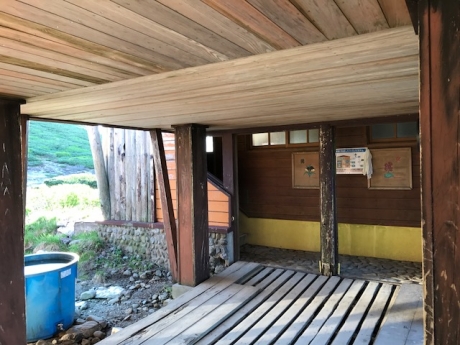 白山室堂山荘_トイレ.JPG