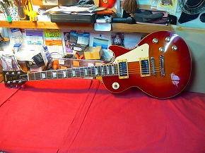 リペア ファイル その704 | 「古いギターはいい音がするのさ。」