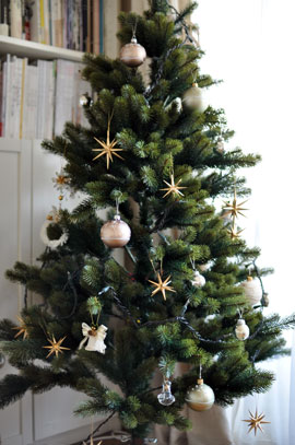 ベツレヘムの星とplastiflor社のツリー A Comfortable Life