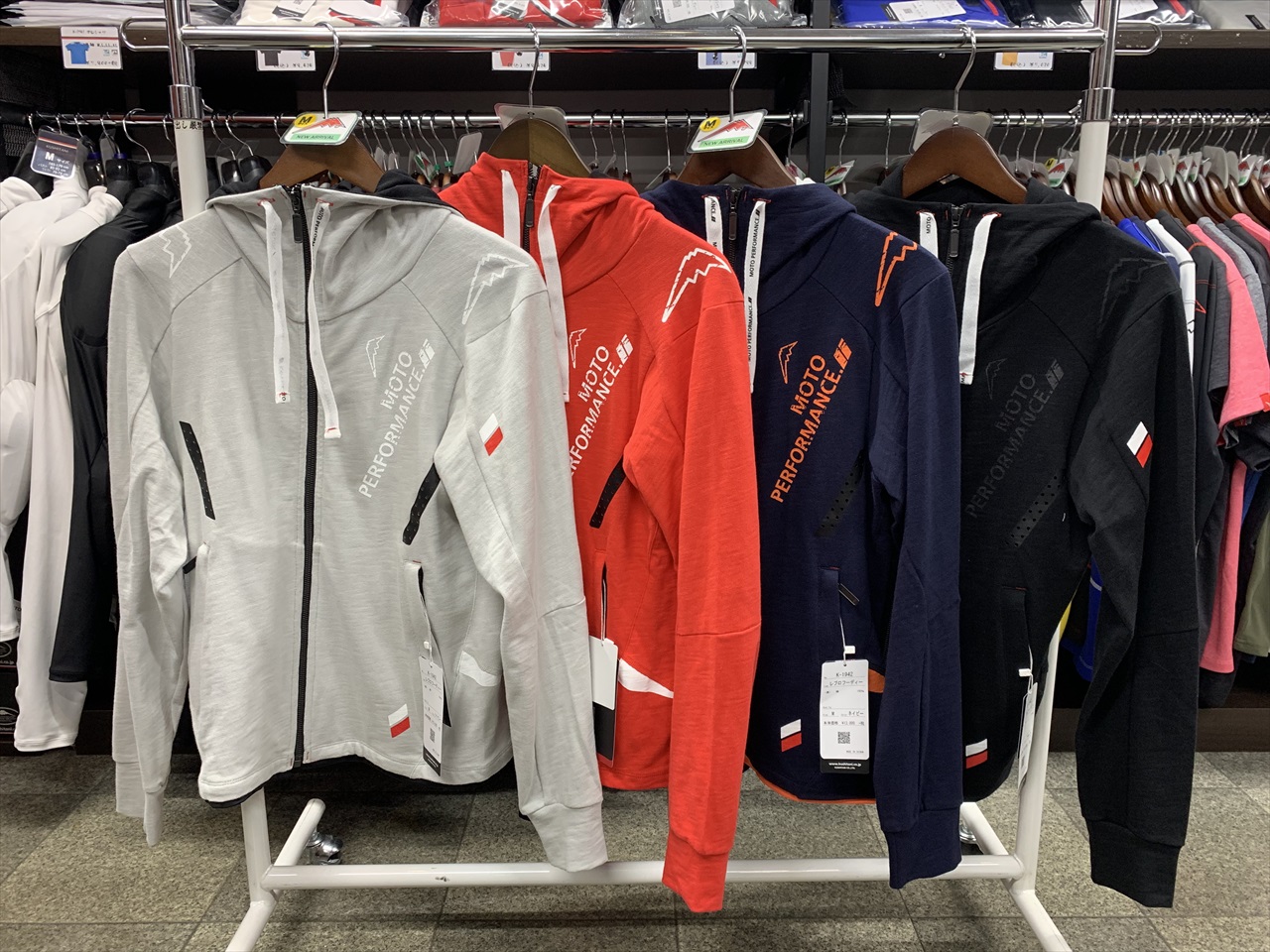 ついに入荷レブロフーディー：KUSHITANI 本店 | KUSHITANI 浜松本店