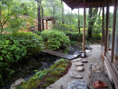 【mo_】植治の庭―小川治兵衛の世界 植治の庭: 小川治兵衛の世界 | 尼崎 博正 |本 | 通販 | Amazon