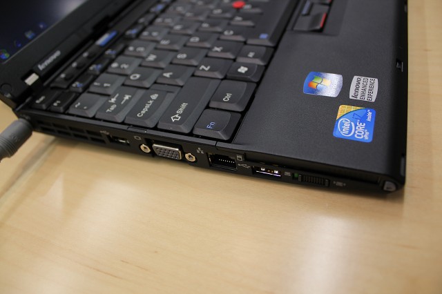 ThinkPad X201s 左サイド