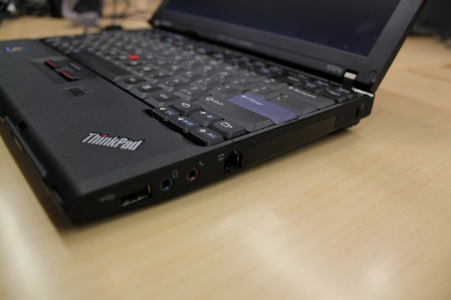 ThinkPad X201s 右サイド